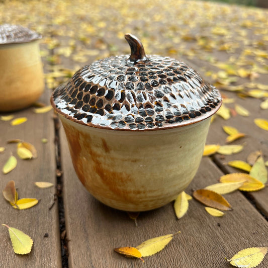 Acorn jar with lid medium