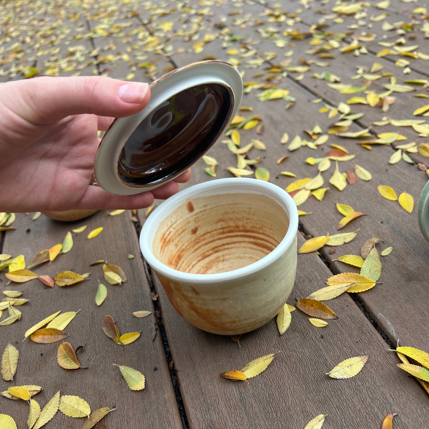 Acorn jar with lid medium