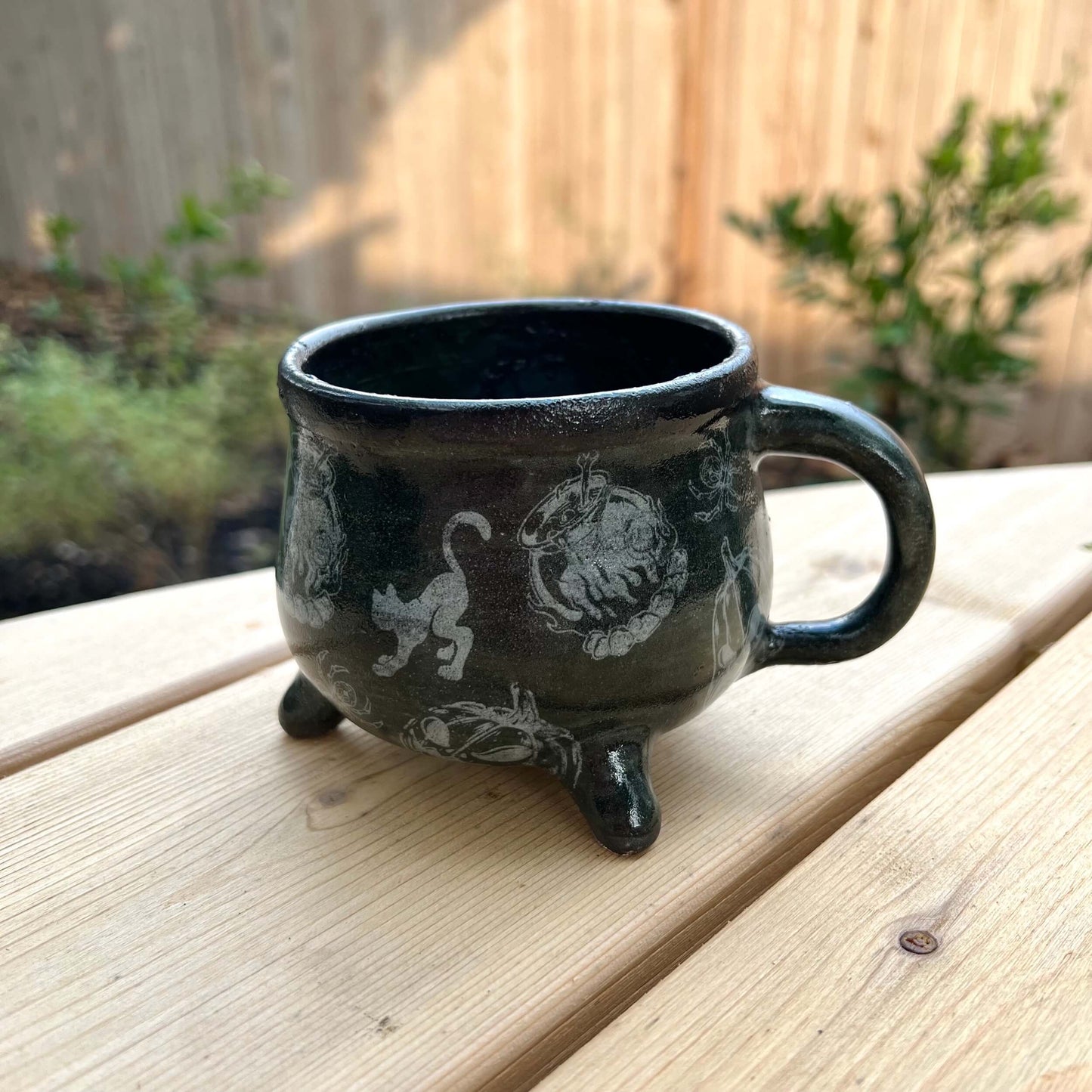 Halloween ceramic cauldron mug